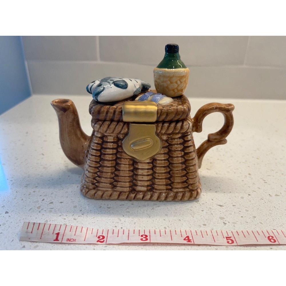 Teapot Shaped Like Fish Basket 6" Long 4" Tall Glass‎ Figurines